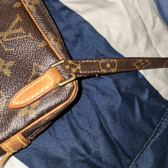 Louis Vuitton Monogram Belt Bag in Brown - Picture 9 of 15